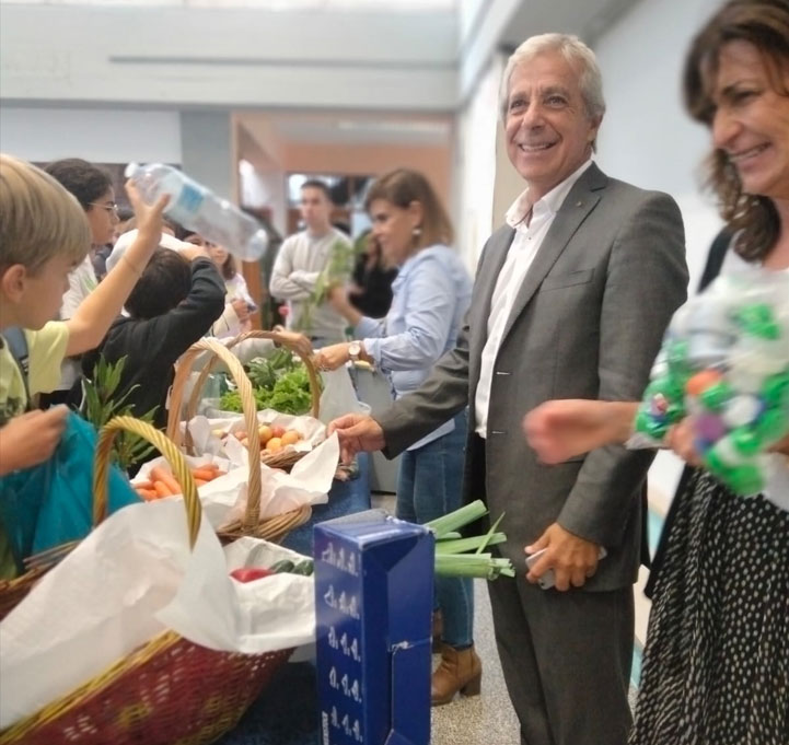 Dia 17 de Outubro – Dia Mundial da Alimentação | Acção realizada na Escola Basica Barbosa du Bocage em parceria com o Rotary Club de Setubal, o Auchan e a Escola