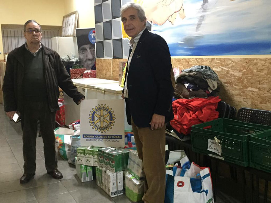 Entrega de alimentos e utilidades pedidas á C.A.S.A. de Setúbal pelo Rotary Club de Setúbal, na sequência do que foi angariado no jantar de Natal do dia 15 de Dezembro 2023