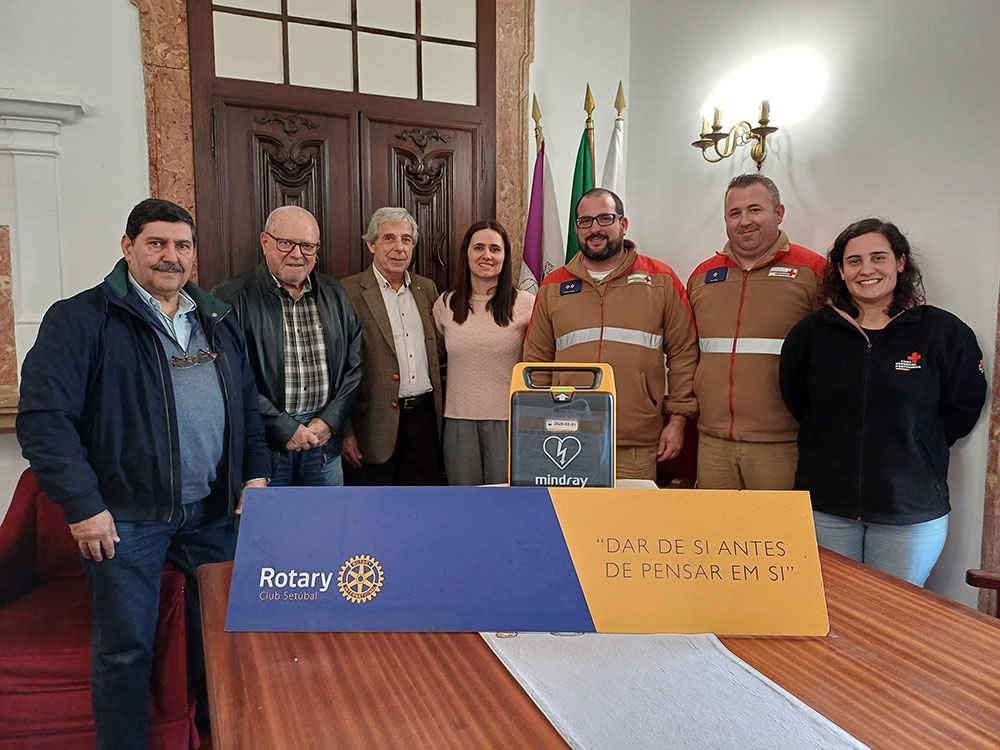 Projeto de fornecimento de Desfibrilhador à Delegação de Setúbal da Cruz Vermelha Portuguesa