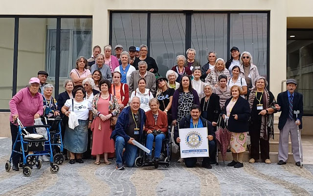 O Rotary Club de Setúbal realizou, no dia 3 de Outubro, a tradicional peregrinação a Fátima com alguns  utentes de todos os Lares da Santa Casa da Misericórdia de Setúbal