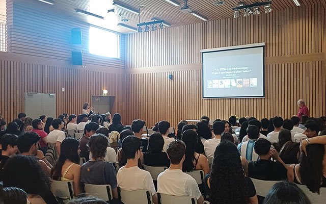 Palestra  sobre “DOENÇAS SEXUALMENTE TRANSMISSÍVEIS NA ADOLESCÊNCIA”